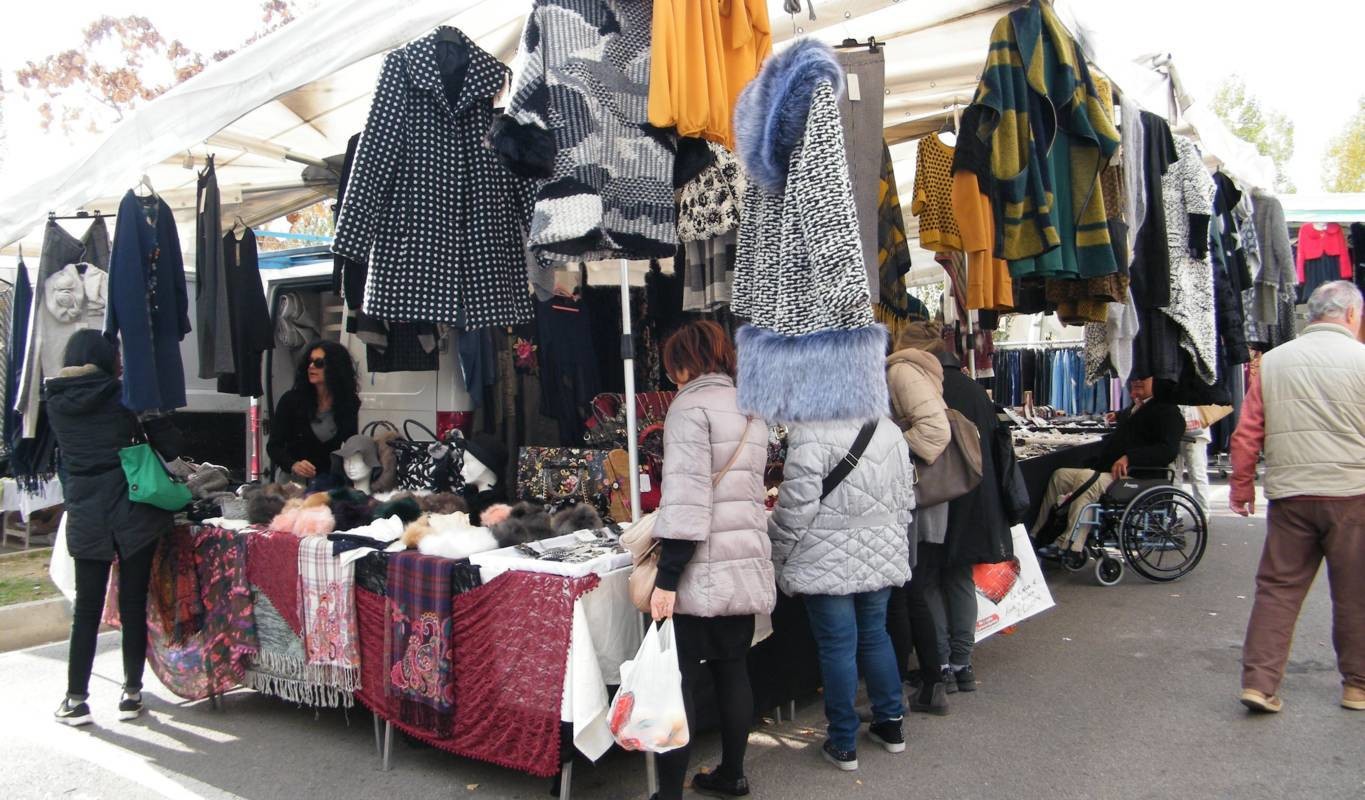 Franca Nalli Abbigliamento ed accessori donna la dove la fantasia non ha limiti. Gli Ambulanti di Pian di Massiano
